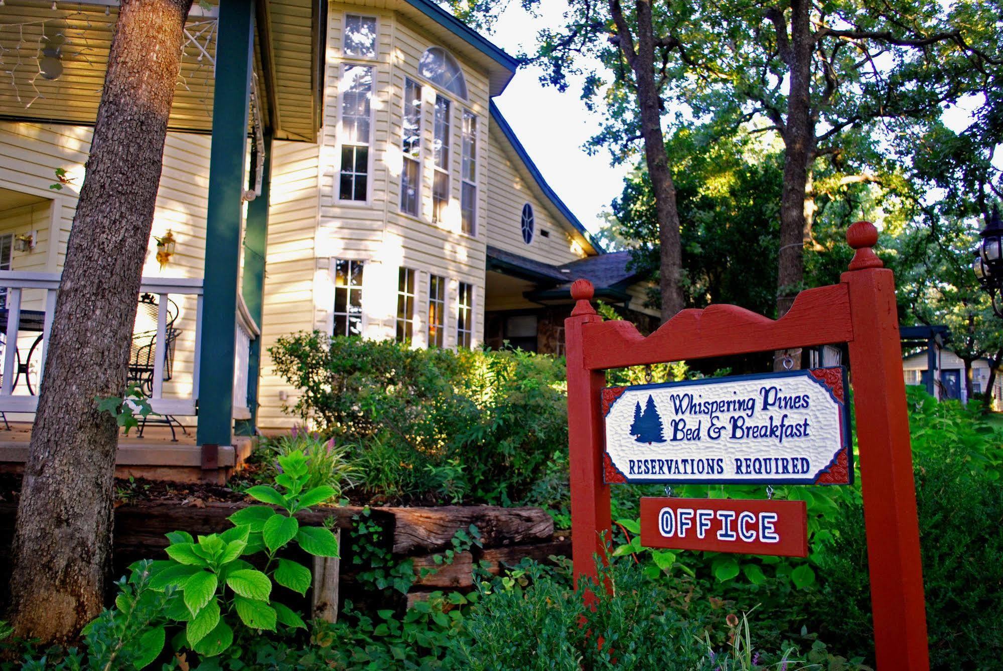 The Whispering Pines Inn Norman Εξωτερικό φωτογραφία