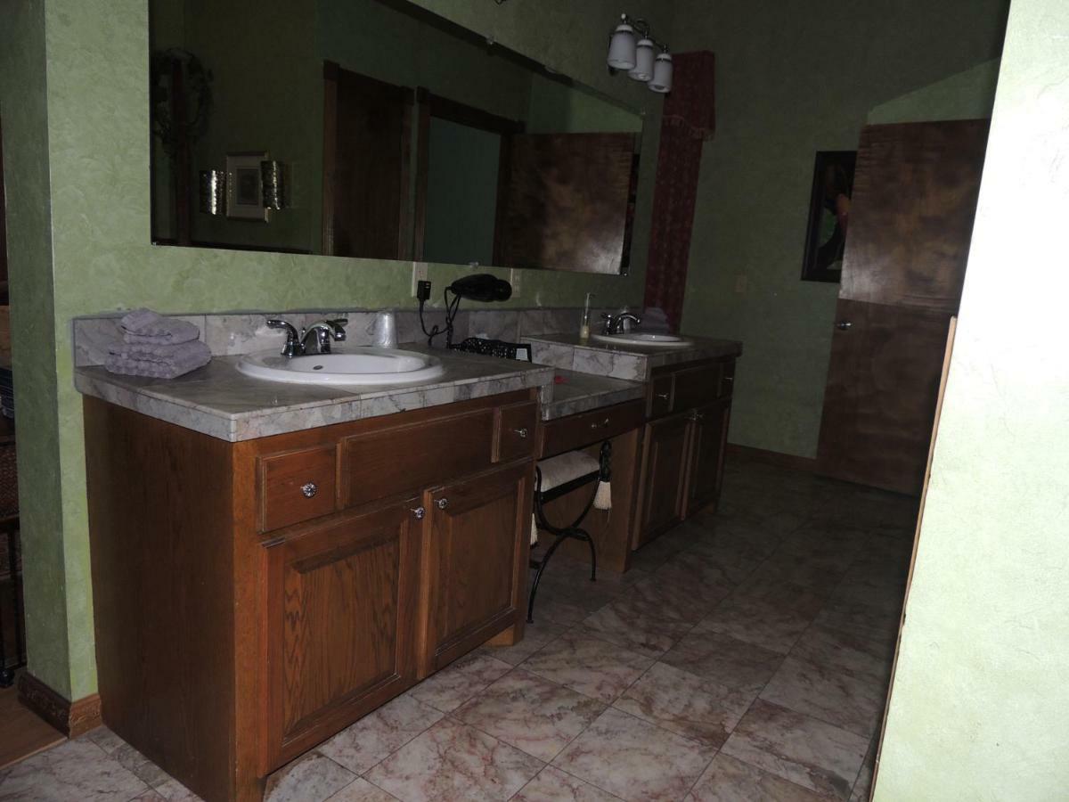 The Whispering Pines Inn Norman Εξωτερικό φωτογραφία