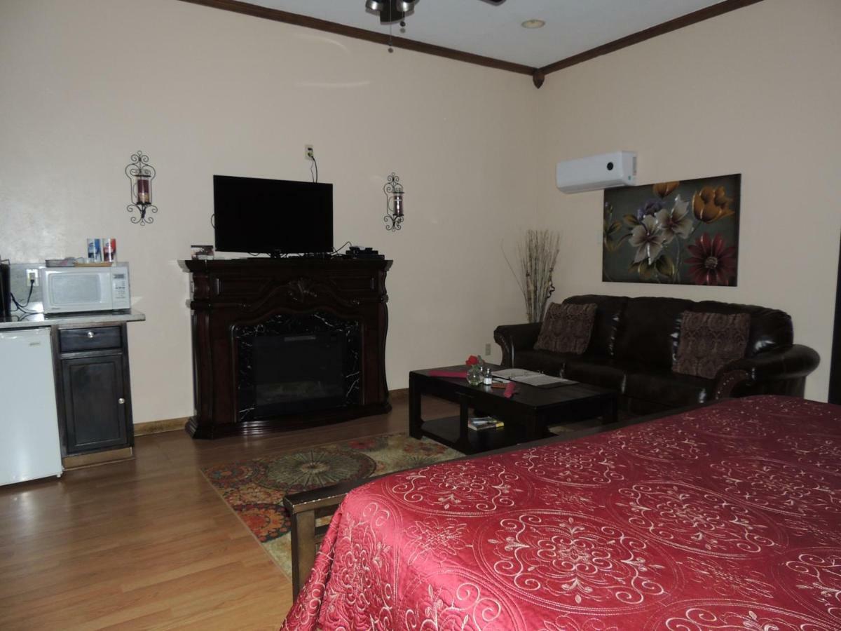 The Whispering Pines Inn Norman Εξωτερικό φωτογραφία