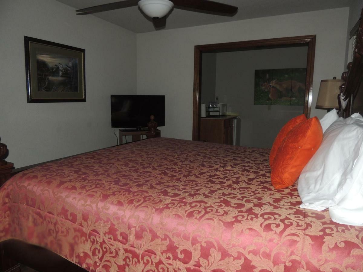 The Whispering Pines Inn Norman Εξωτερικό φωτογραφία